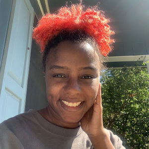 Meet your Posher, Nia